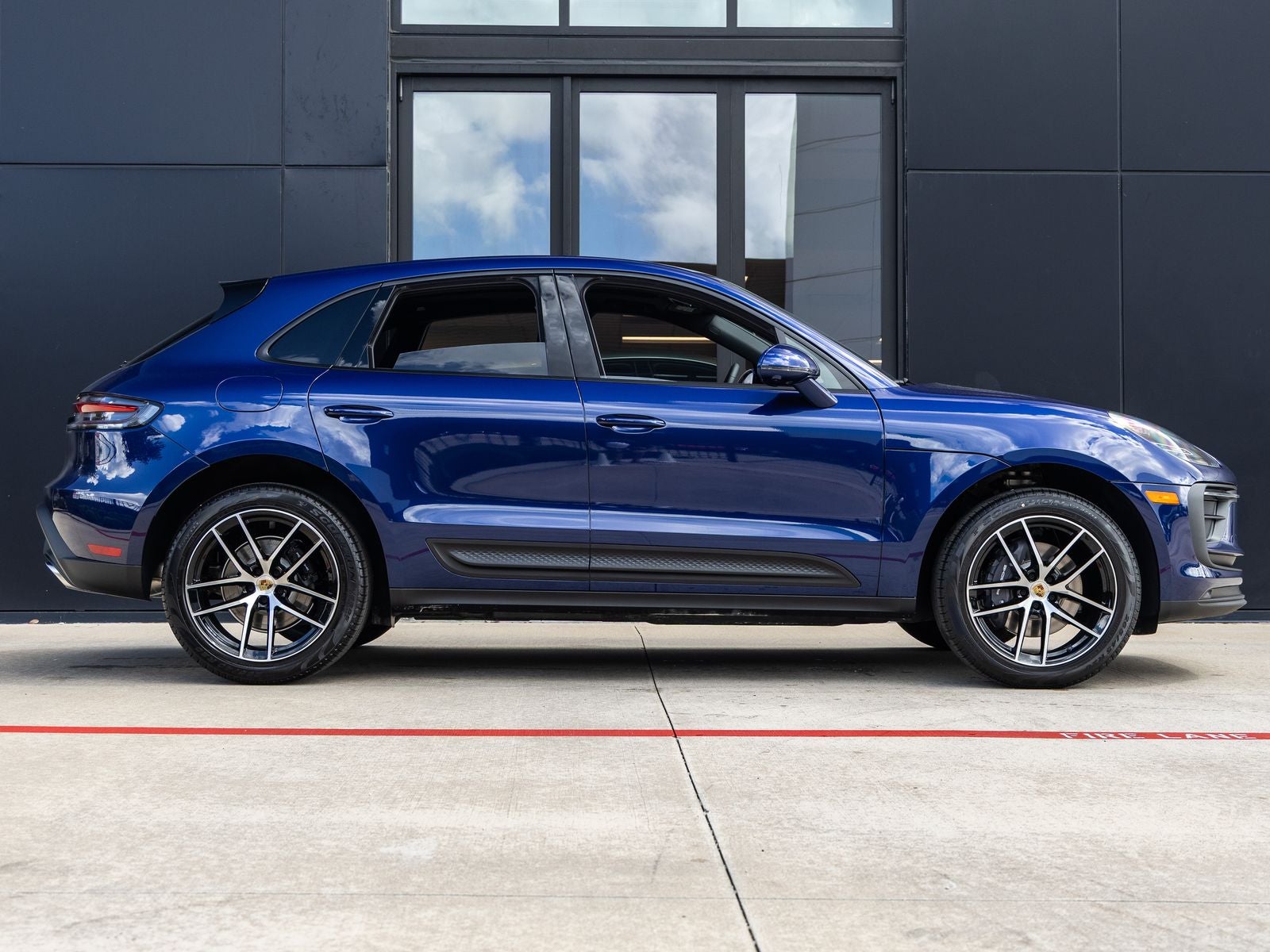 2026 Porsche Macan AWD