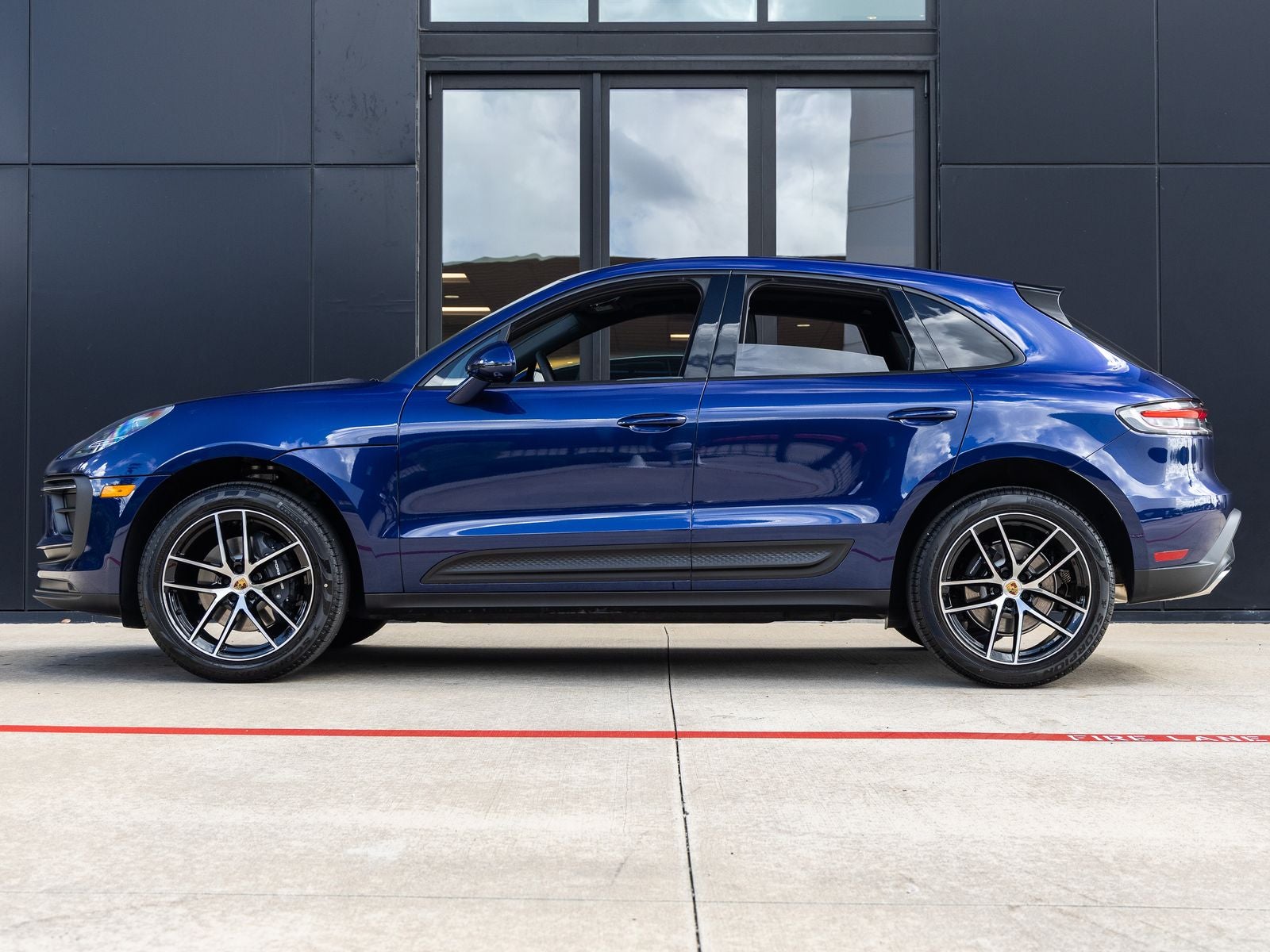 2026 Porsche Macan AWD