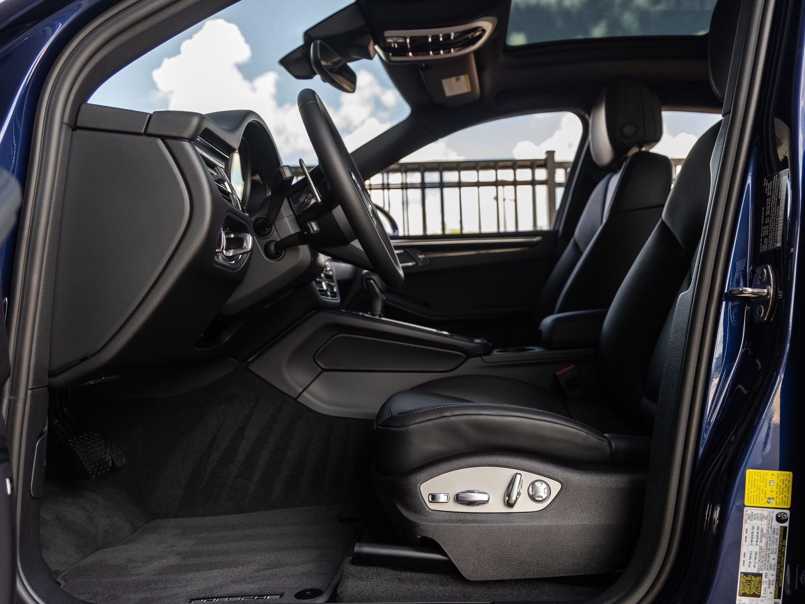 2026 Porsche Macan AWD