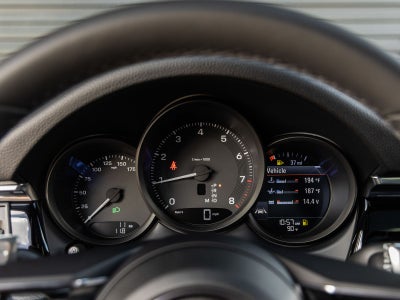 2026 Porsche Macan AWD