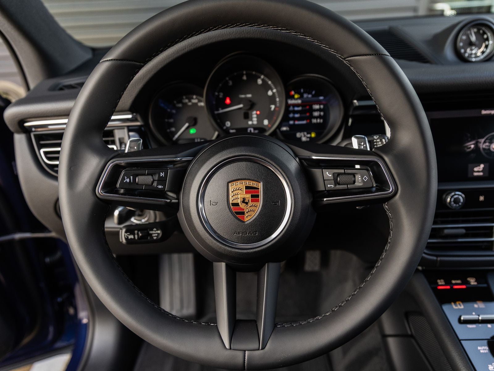 2026 Porsche Macan AWD