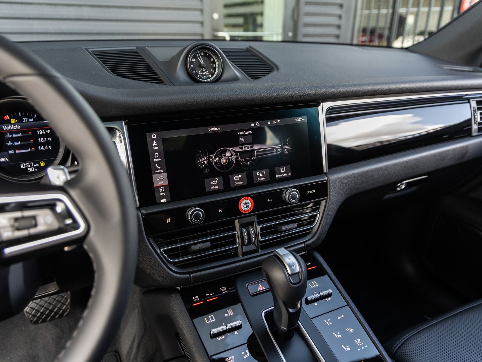 2026 Porsche Macan AWD