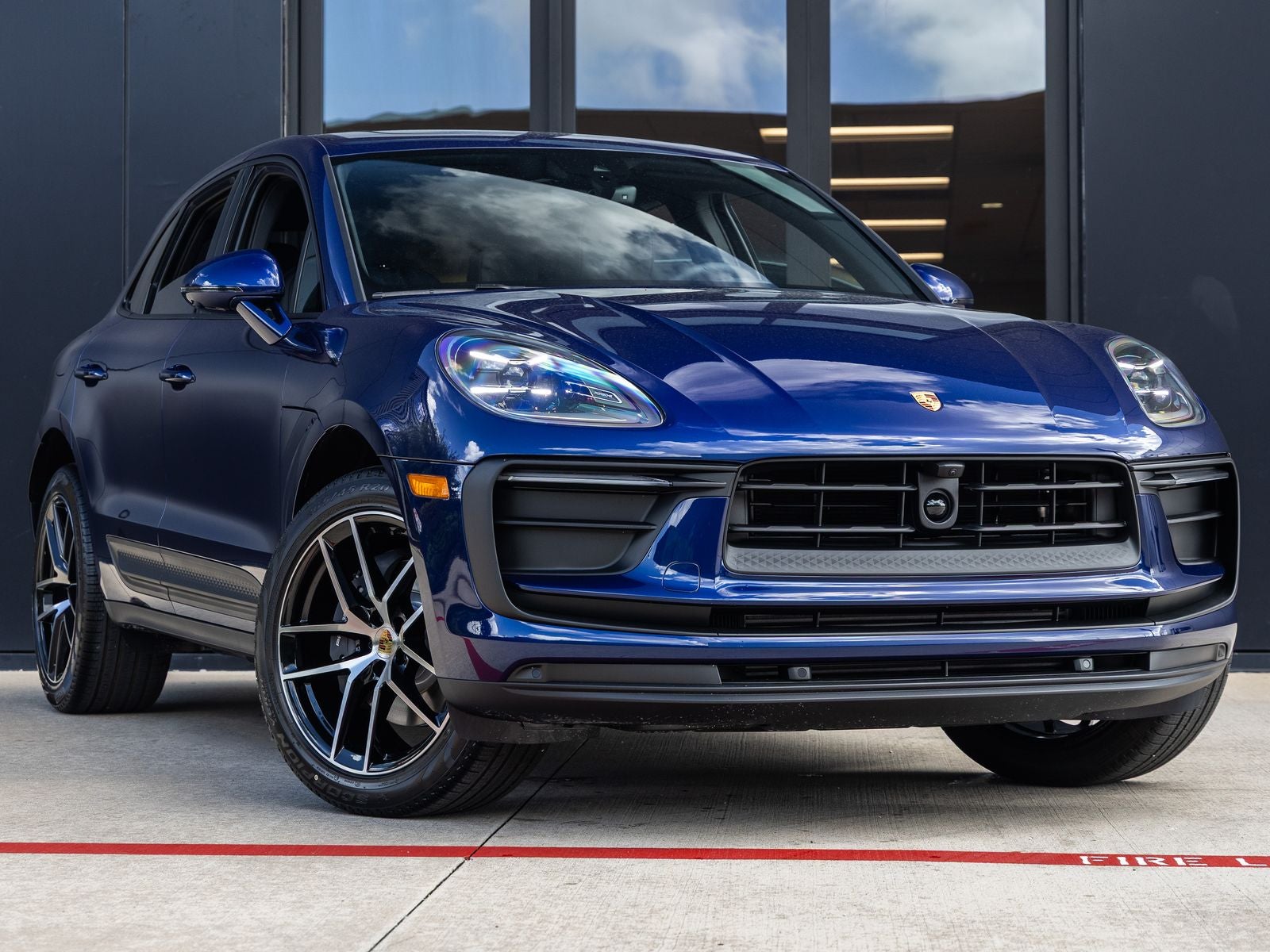 2026 Porsche Macan AWD