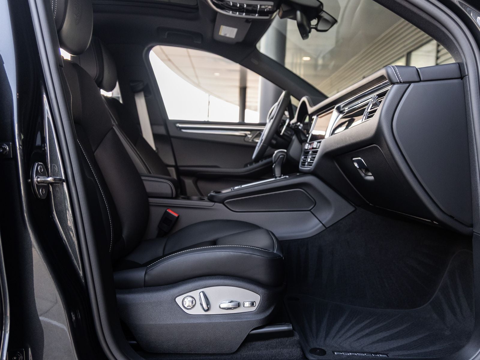 2026 Porsche Macan Macan T