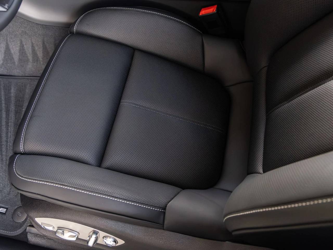 2026 Porsche Macan Macan T