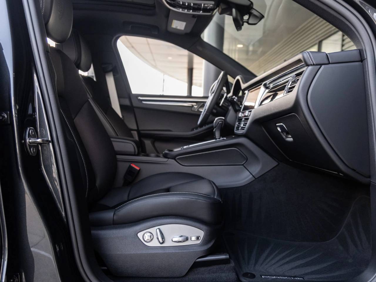 2026 Porsche Macan Macan T