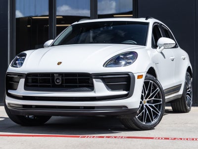 2026 Porsche Macan Base