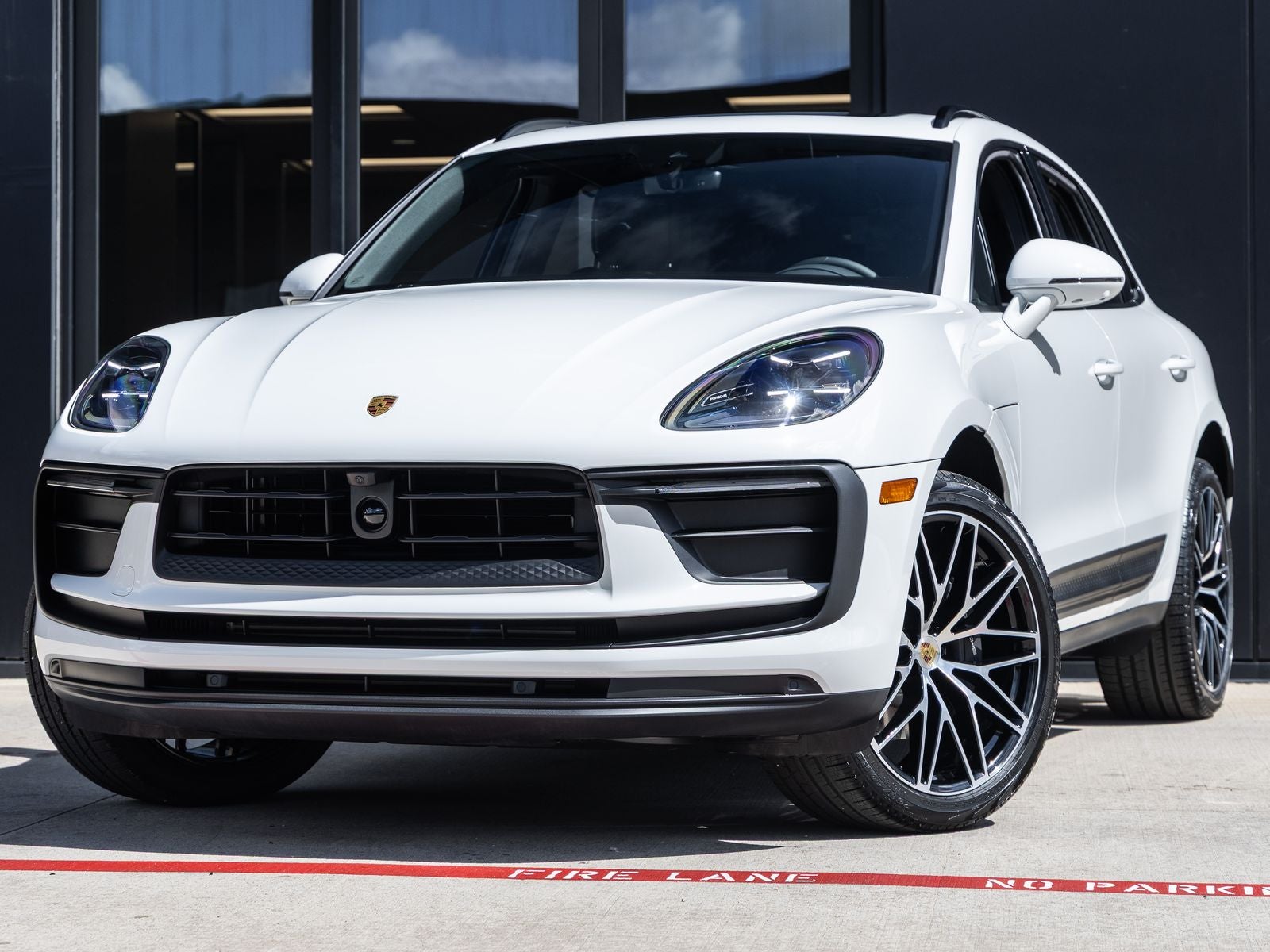 2026 Porsche Macan Base