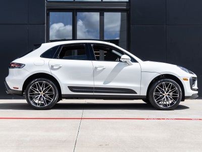 2026 Porsche Macan Base