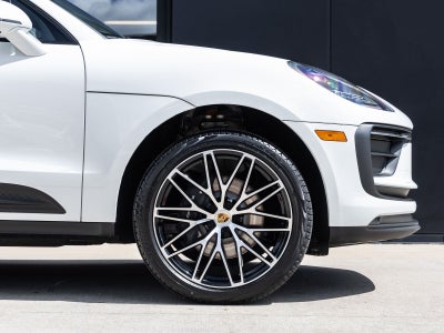2026 Porsche Macan Base