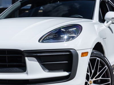 2026 Porsche Macan Base