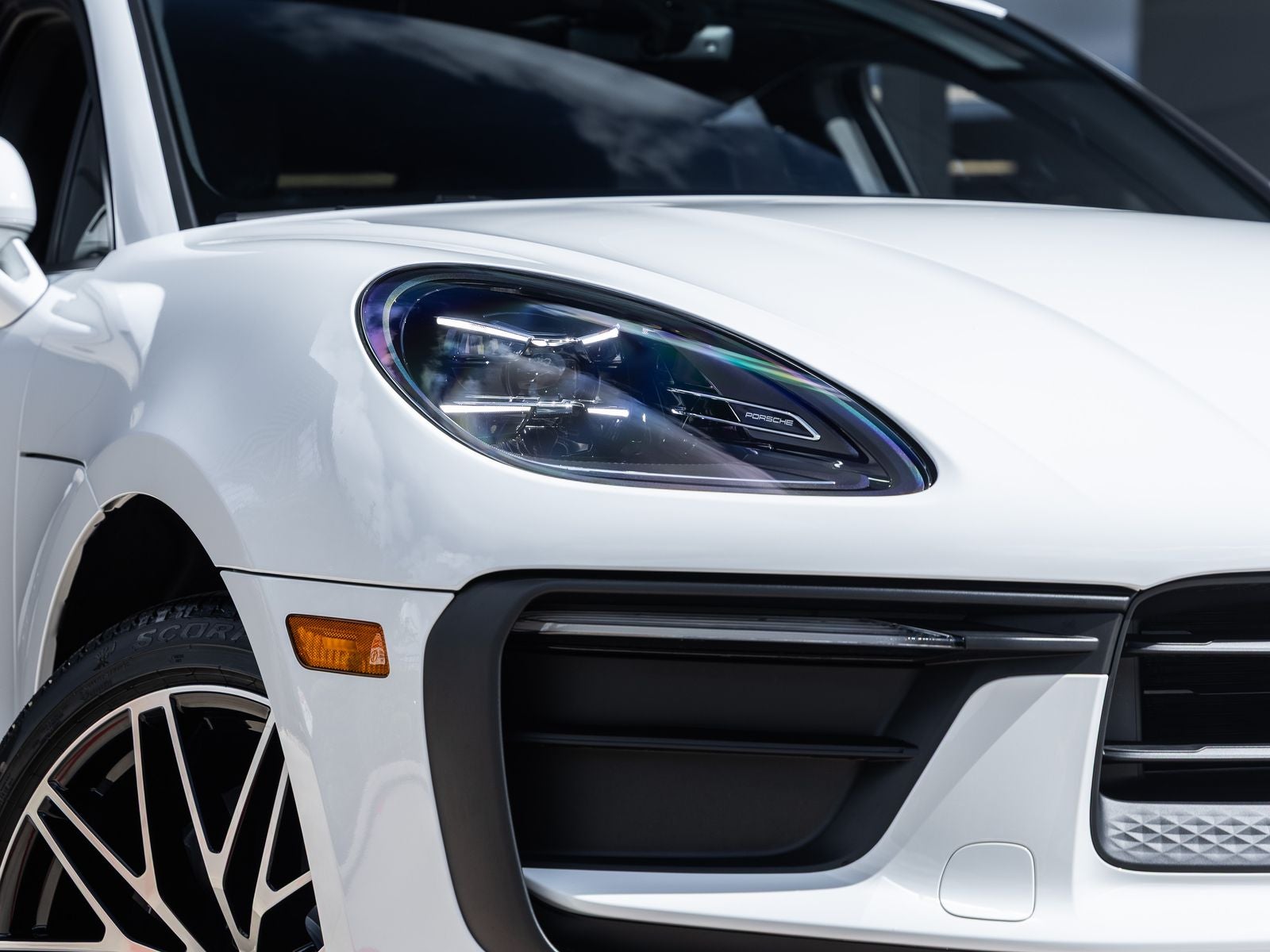 2026 Porsche Macan Base