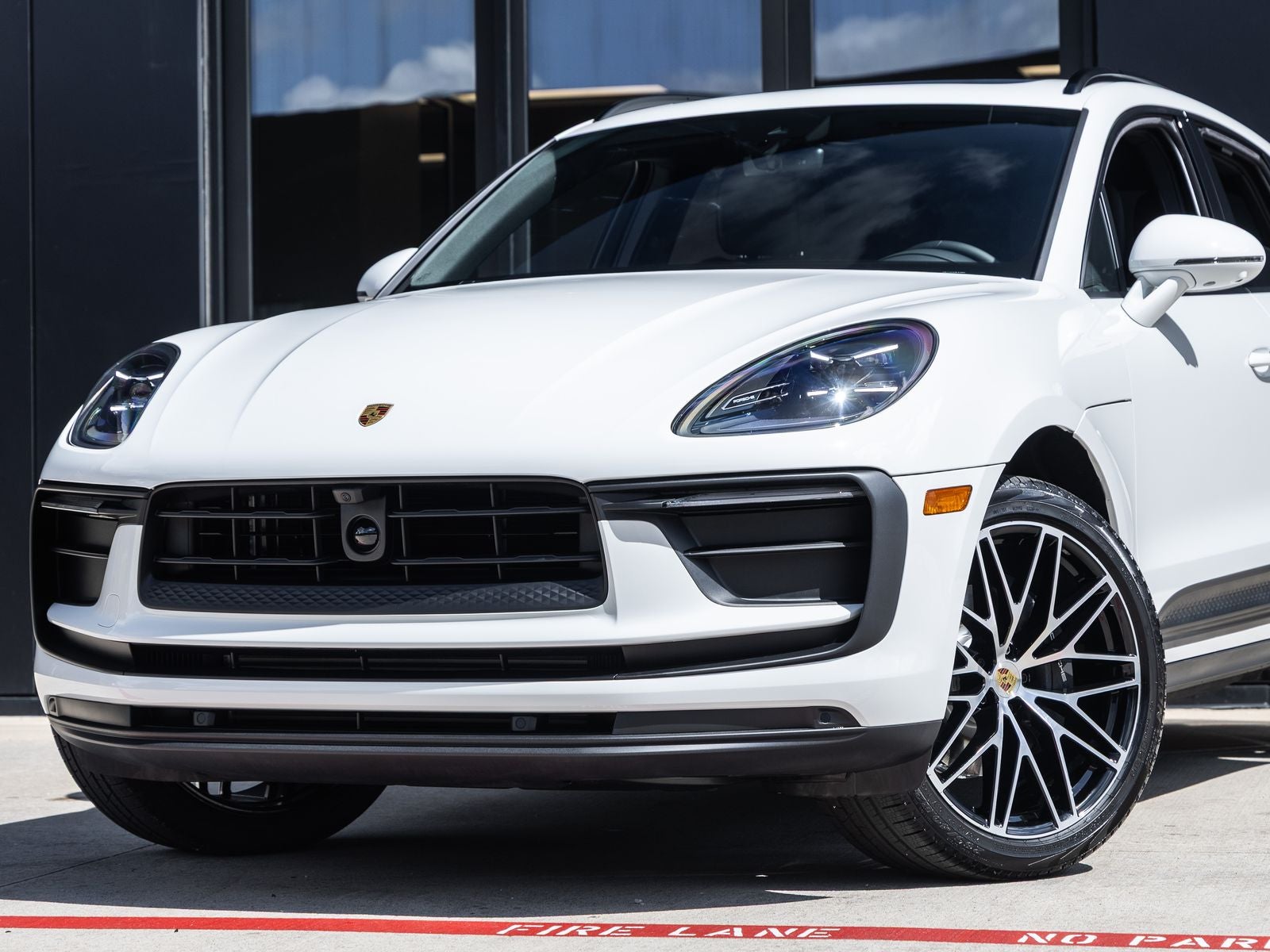 2026 Porsche Macan Base