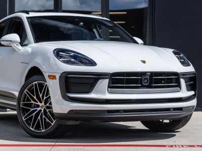 2026 Porsche Macan Base
