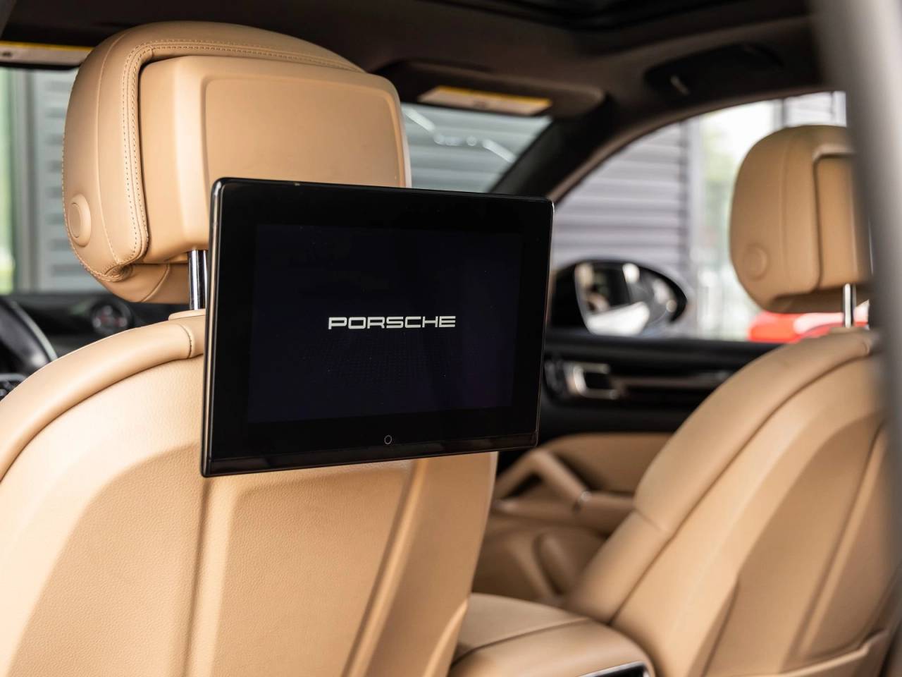 2023 Porsche Cayenne Cayenne Platinum Edition (MY23)