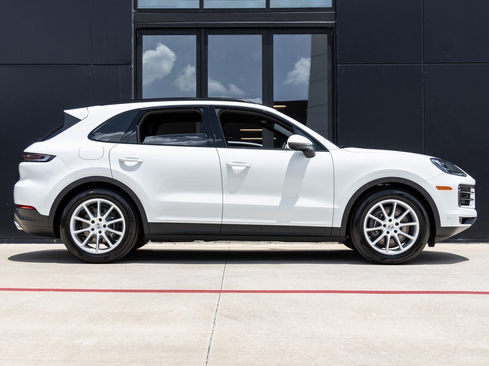 2025 Porsche Cayenne AWD
