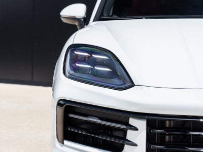 2025 Porsche Cayenne AWD