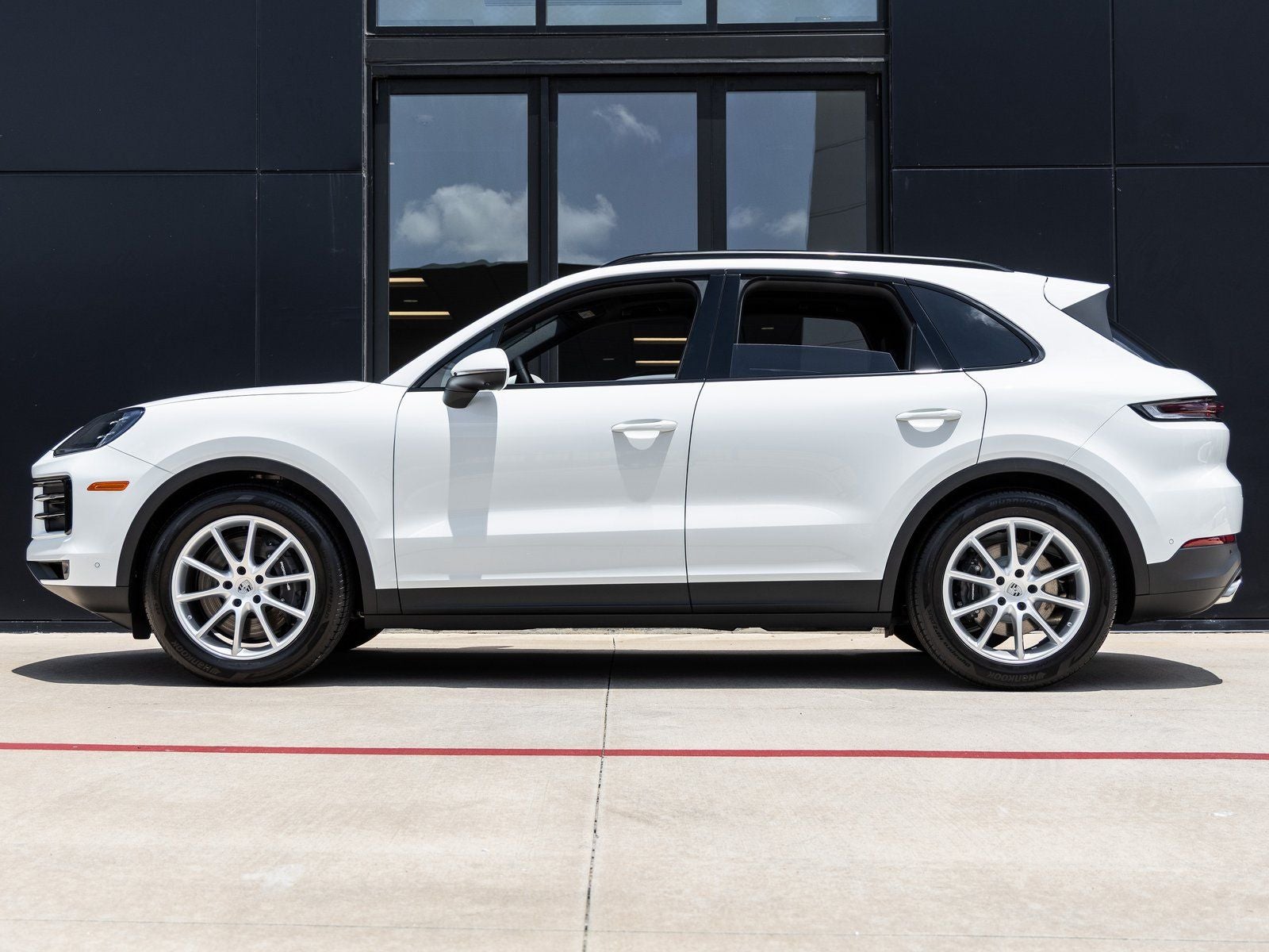 2025 Porsche Cayenne AWD