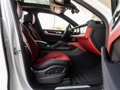 2025 Porsche Cayenne AWD