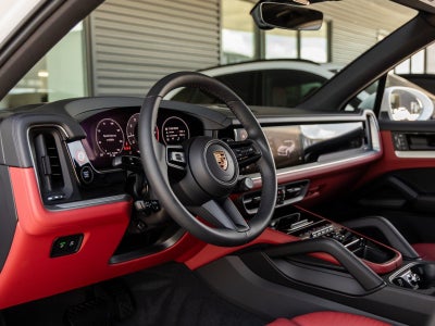 2025 Porsche Cayenne AWD