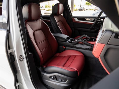 2025 Porsche Cayenne AWD