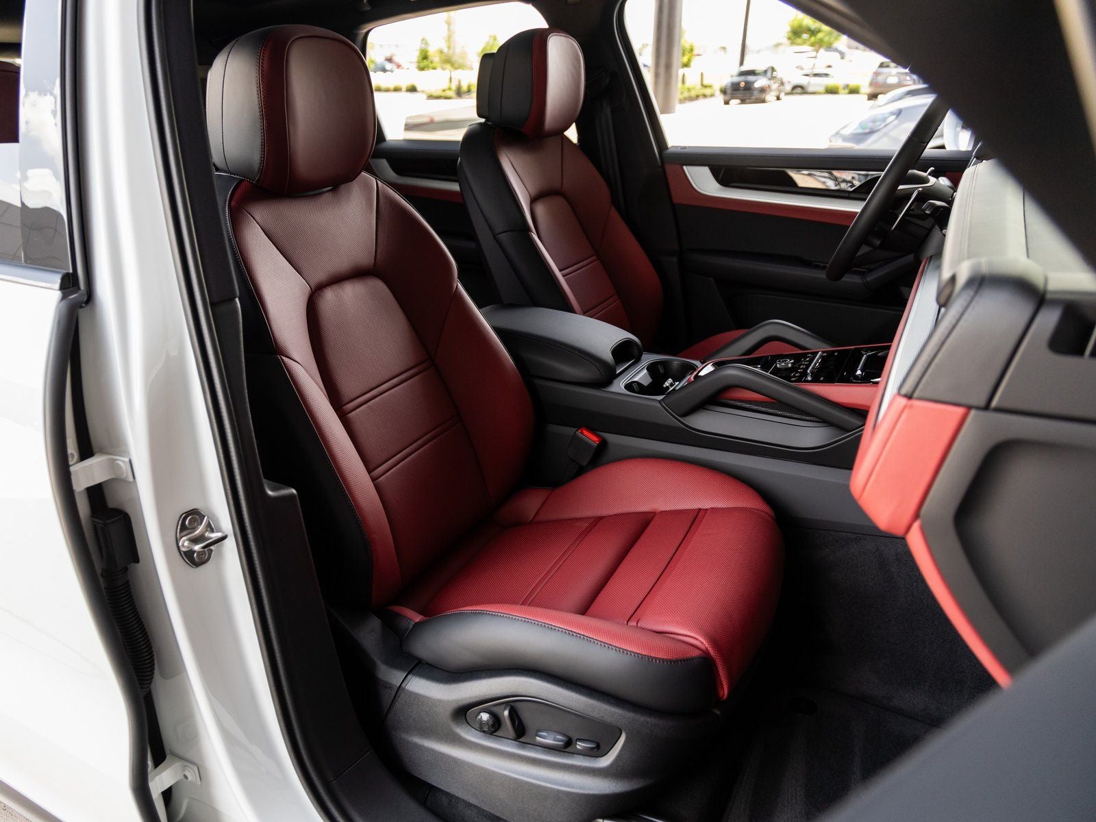 2025 Porsche Cayenne AWD