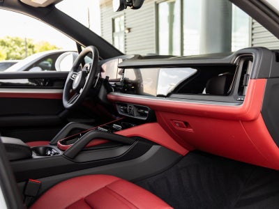 2025 Porsche Cayenne AWD