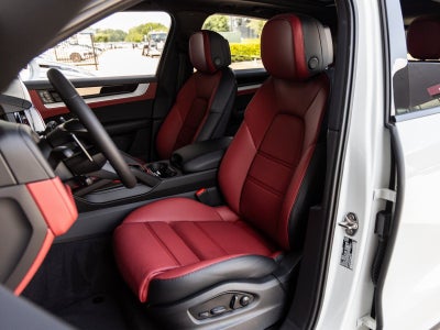 2025 Porsche Cayenne AWD