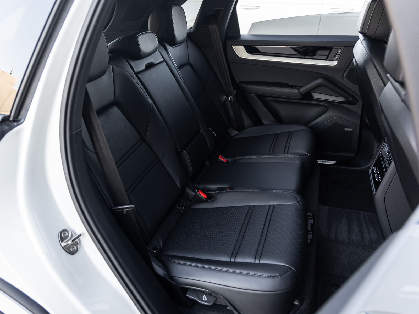 2026 Porsche Cayenne AWD