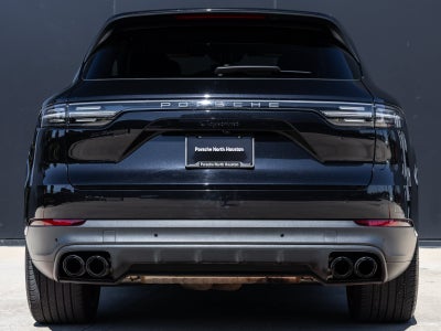 2022 Porsche Cayenne Base