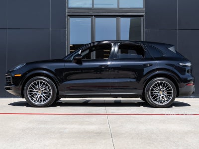 2022 Porsche Cayenne Base