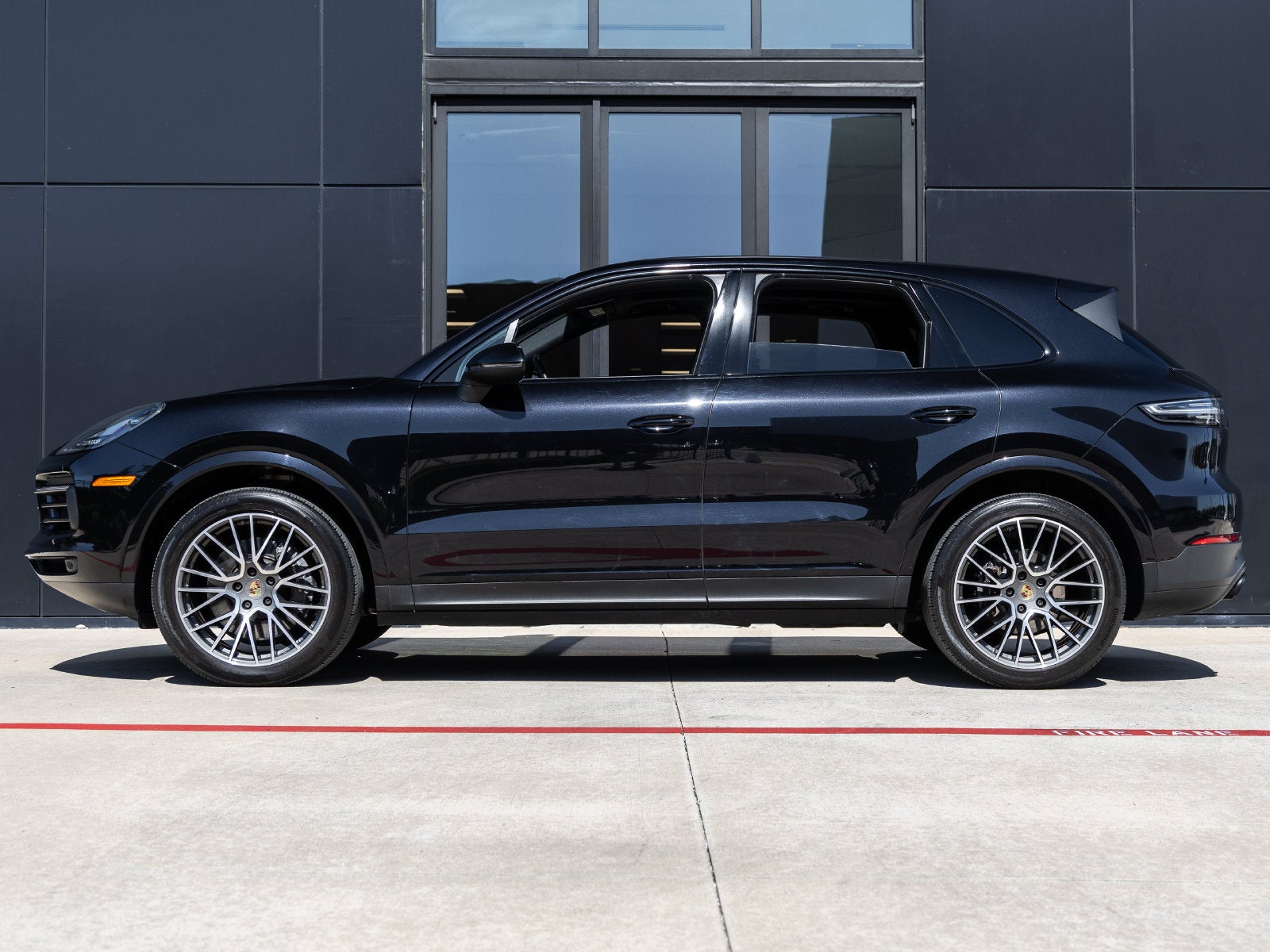 2022 Porsche Cayenne Base