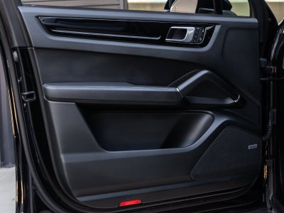 2022 Porsche Cayenne Base