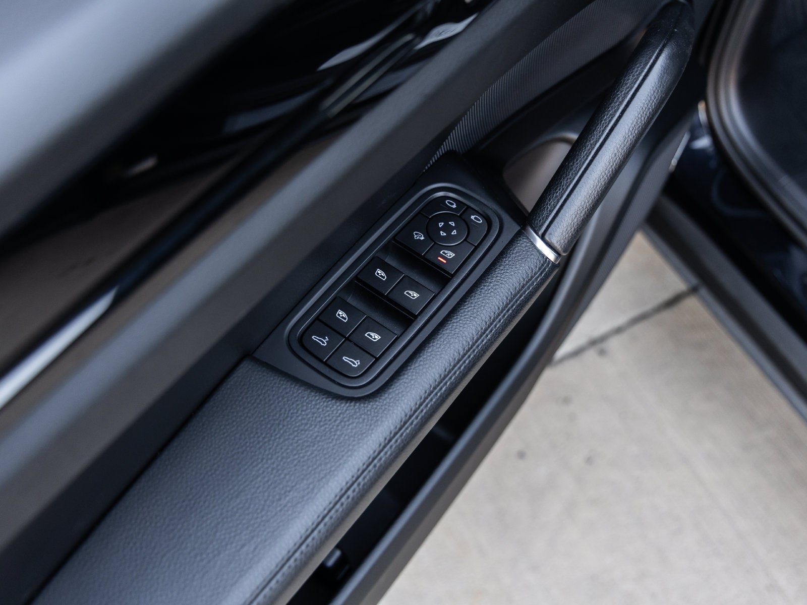 2022 Porsche Cayenne Base