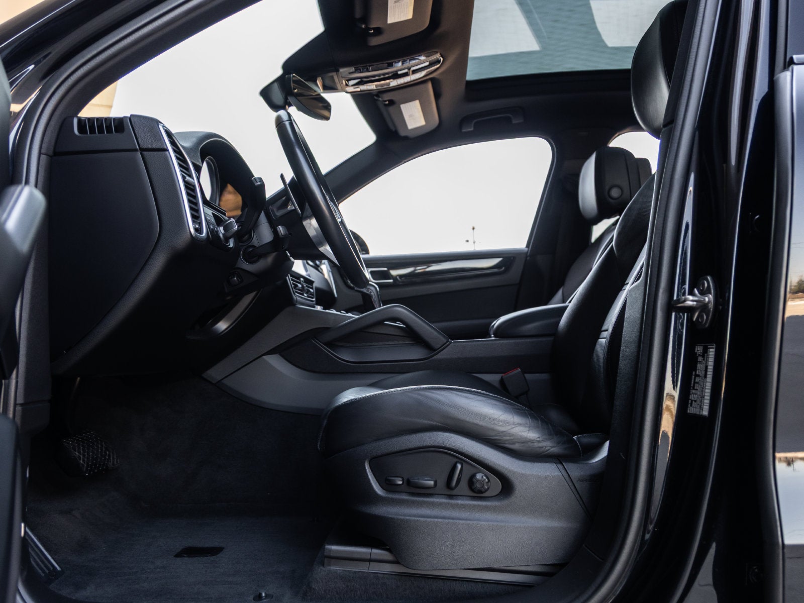2022 Porsche Cayenne Base