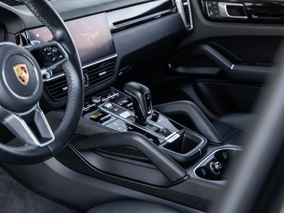 2022 Porsche Cayenne Base