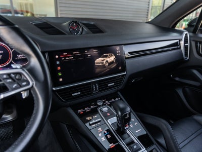2022 Porsche Cayenne Base