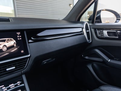 2022 Porsche Cayenne Base