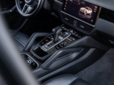 2022 Porsche Cayenne Base