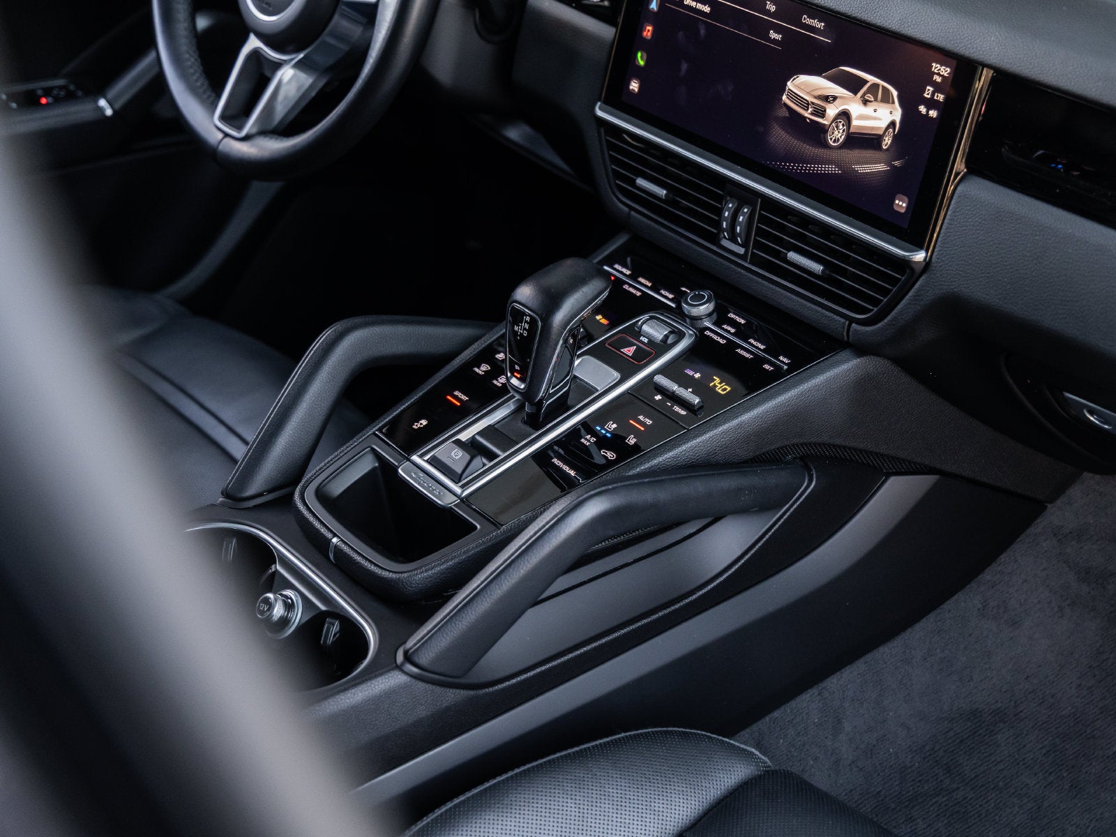 2022 Porsche Cayenne Base