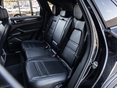2022 Porsche Cayenne Base