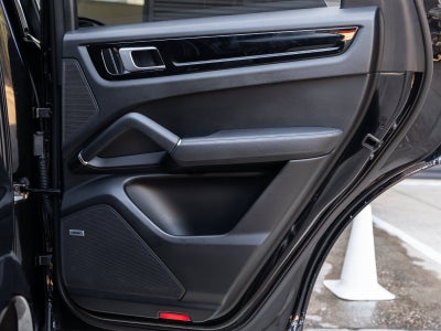 2022 Porsche Cayenne Base