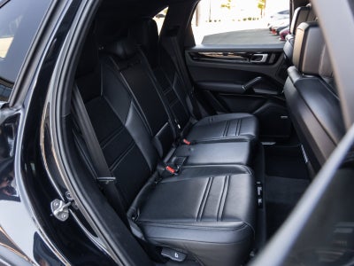 2022 Porsche Cayenne Base