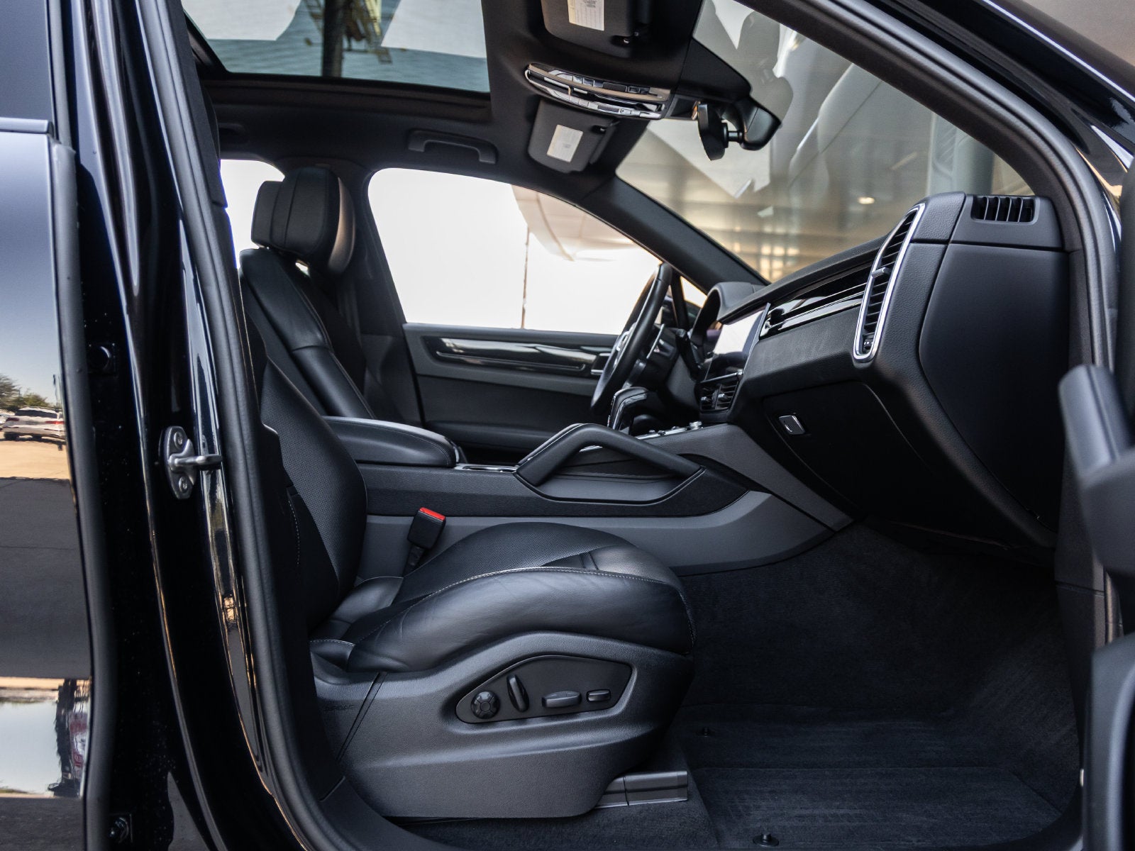 2022 Porsche Cayenne Base