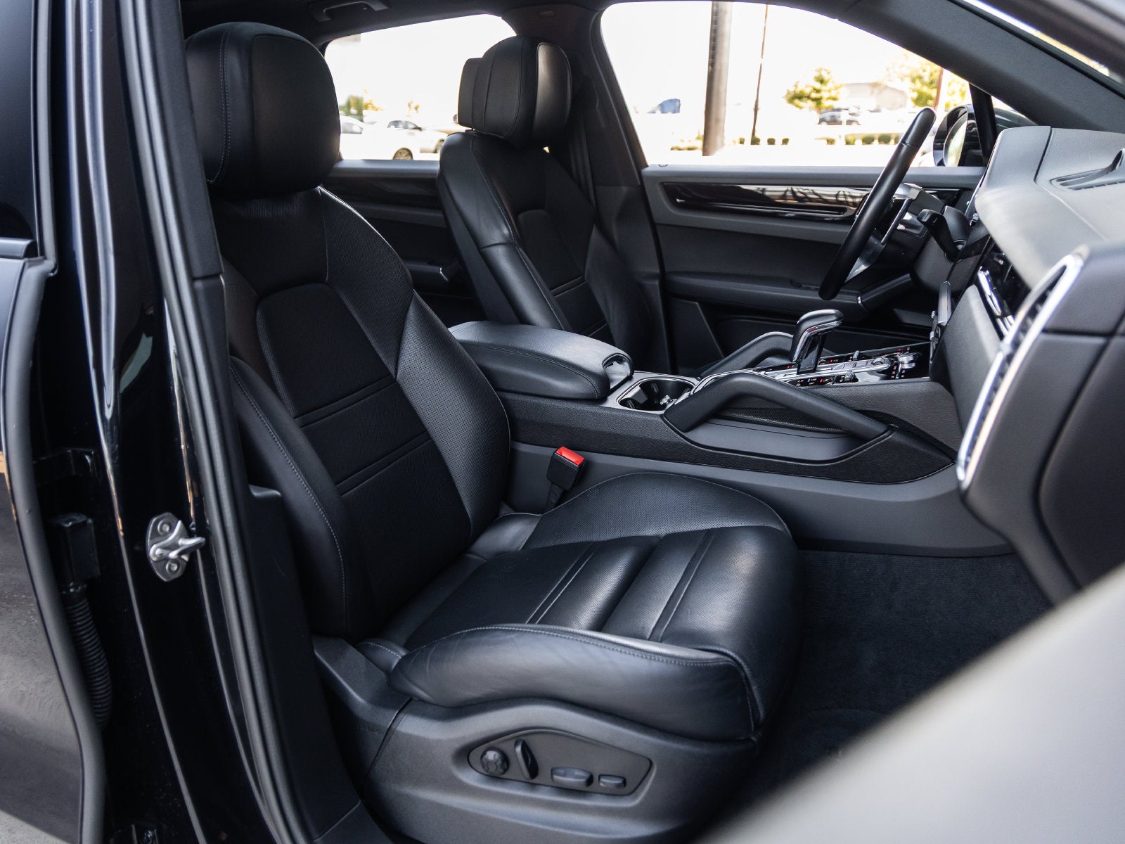 2022 Porsche Cayenne Base