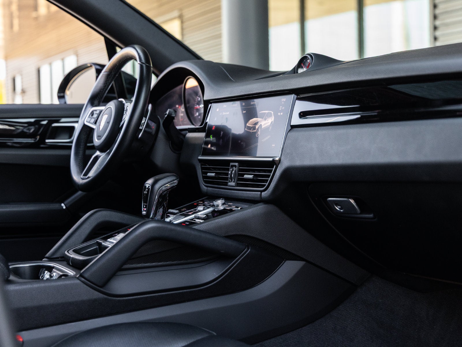 2022 Porsche Cayenne Base