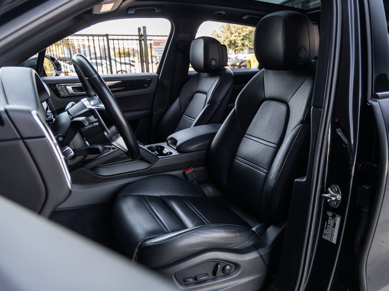2022 Porsche Cayenne Base