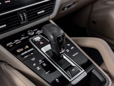 2023 Porsche Cayenne Cayenne Platinum Edition (MY23)