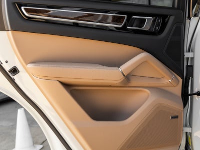 2023 Porsche Cayenne Cayenne Platinum Edition (MY23)
