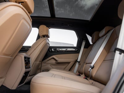 2023 Porsche Cayenne Cayenne Platinum Edition (MY23)